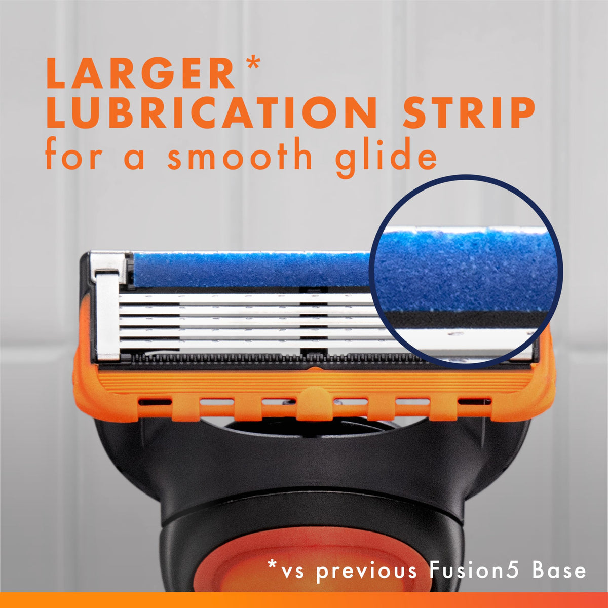 Razor Handle + 2 Razor Blade Refills A26616